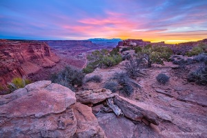 Shafer_Canyon_Sunrise_in_Canyonlands_National_Park_Utah
