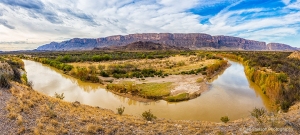 Bend_in_the_Rio_Grand_Big_Bend_Park_Texas_Panorama