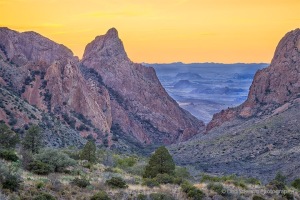 Sunset_Chisos_Mountains_The_Window_Big_Bend_Park_Texas