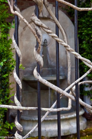 Charleston-SC-South-Carolina-Rainbow-Row-Historic-Houses-garden