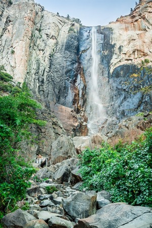 Bridal_Veil_Falls_Yosemite_National_Park_California