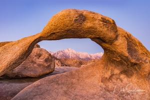 Mobius_Arch_Alabama_Hills_and_Lone_Pine_Peak_Eastern_Sierra_CA