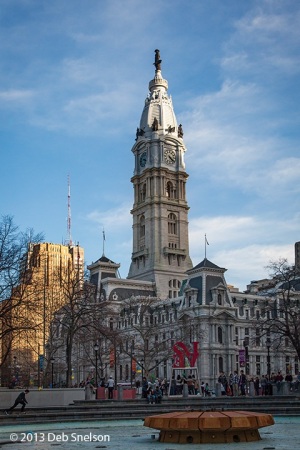 Love-Plaza-with-William-Penn-on-City-Hall-Philadelphia-Pennsylvania