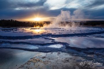 Fountain-Geyser-Sunset-Yellowstone-National-Park
