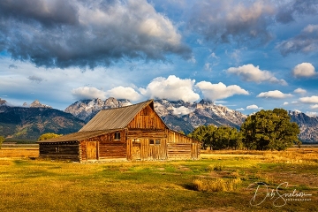 Mormon-Barn-Morning-Grand-Teton-NP-Wyoming