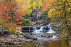 Iconic_Glade_Creek_Grist_Mill_in_Autumn_Babcock_State_Park_Clifftop_West_Virginia