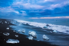 Jokulsarlon_Black_Sand_Beach_and_Iceburgs_Iceland