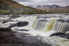 Powerful_Sandstone_Falls_on_the_New_River_West_Virginia