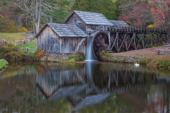 Predawn_Mabry_Mill_with_deer_1080