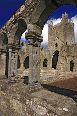Jerpoint-Abbey-cloisters-Kilkenny-Ireland