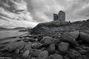 Minard-Castle-Dingle-Kerry-Ireland-bw