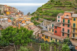 Ancient-Seaside-Village-of-Manorola-Italy-as-seen-from-Terraced-Hillside