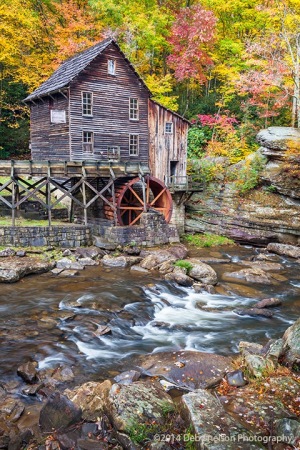 Glade-Creek-Grist-Mill-in-Autumn-Babcock-State-Park-Clifftop-West-Virginia