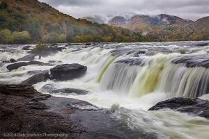 Powerful-Sandstone-Falls-on-the-New-River-West-Virginia
