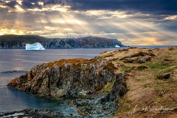 Icebergs-in-Twillingate-at-Sunset-NL-Canada