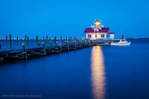 Roanoke-Marshes-Lighthouse-Manteo-Outer-Banks-North-Carolina-dusk