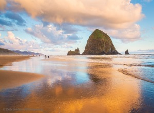Golden-Hour-on-Cannon-Beach-with-Haystack-Rock-c37