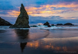 Sunset-and-the-Wizards-Hat-on-Coquille-Beach-Bandon-Oregon-Pacific-Coast