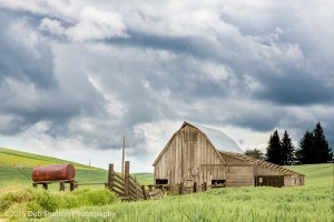 Barn-stormy-sky-Endicott-Palouse-Washington