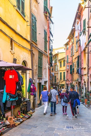 Street-Scene-in-Porto-Venere-Italy-in-the-Italian-Riviera