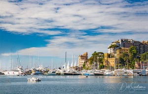 Harbor-and-Town-of-Rapollo-on-Italy-Ligurian-Coast