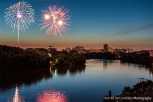 Fireworks-over-Richmond-from-Rocketts-Landing
