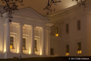 Virginia-State-Capitol-at-Night-in-Fog-Richmond-city-2