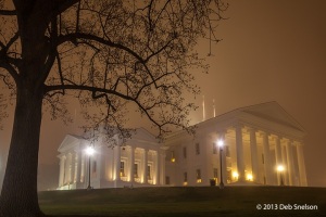 Virginia-State-Capitol-at-Night-in-Fog-Richmond-city