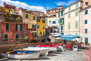 The-Piazza-in-Tallero-Italy-with-Boats