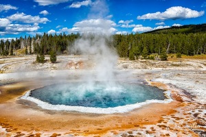 Crested-Pool-Upper-Geyser-Basin-Yellowstone-NP